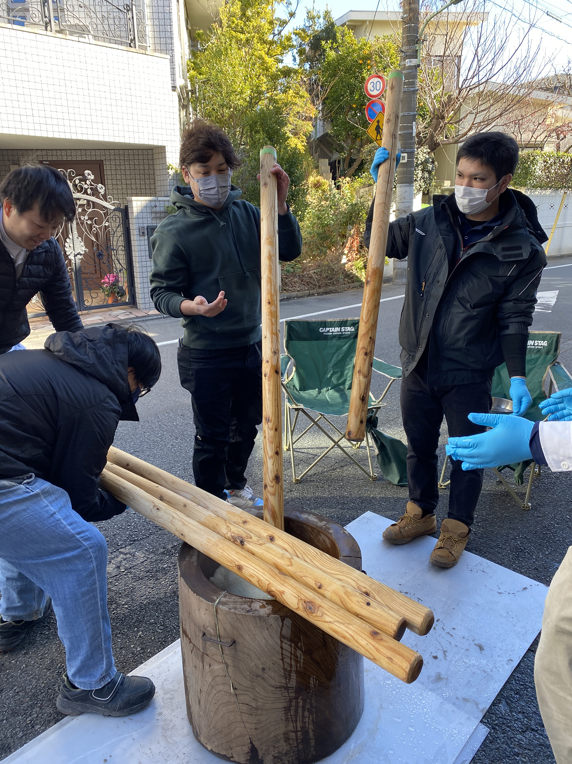 大量の杵登場