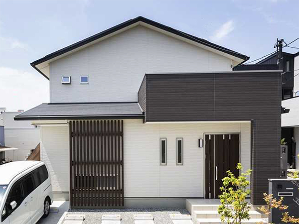 和モダン住宅 廊下の幅が広いユニバーサルデザインの間取り 大田区で注文住宅 二世帯住宅に建て替え